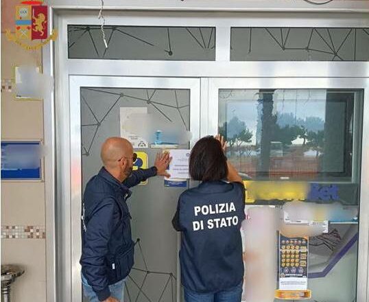 La Polizia di Stato sospende per 10 giorni la licenza al titolare di un circolo ricreativo e di un centro scommesse