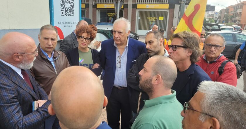 Sit in Usb e Fials: “Appello ai Consiglieri regionali: si apra una vertenza Taranto”