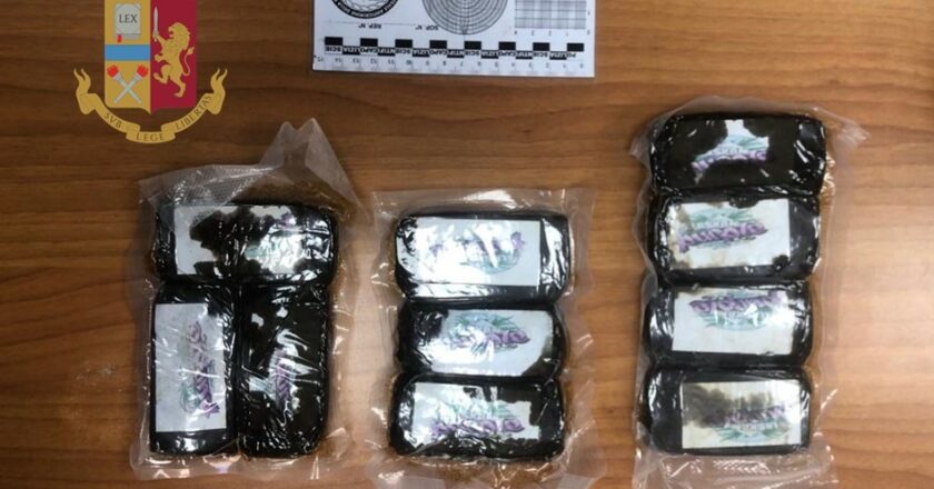 Taranto: Ritrovato e sequestrato dai Falchi della Squadra Mobile 1 kg di hashish