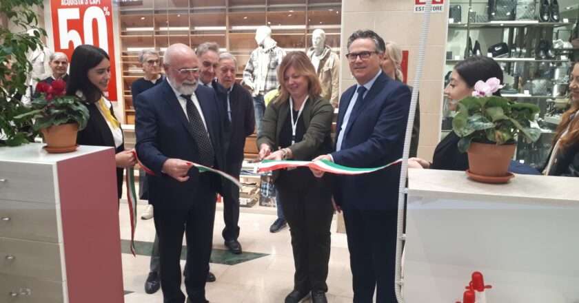 Inaugurazione Info Point Asl Taranto presso la Galleria commerciale Porte dello Jonio gestito da Nhood.